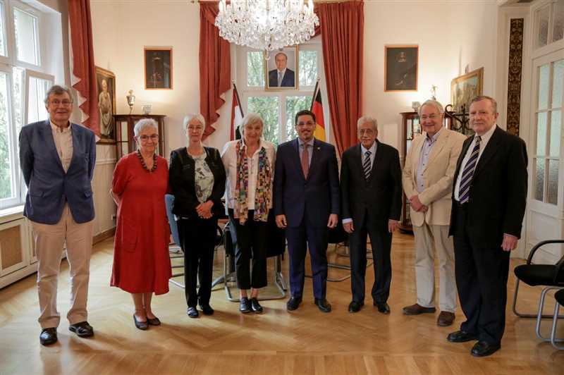 وزير الخارجية: مليشيا الحوثي تزيد من استهدافها وإرهابها للمدنيين والنازحين في مأرب بالصواريخ الباليستية لتغطية عجزها في جبهات القتال