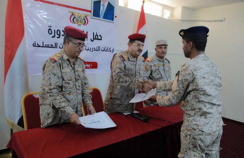 وزير الدفاع: المؤسسة العسكرية هي الدعامة الأساسية لاستعادة وبناء الدولة والحارس الأمين للوطن