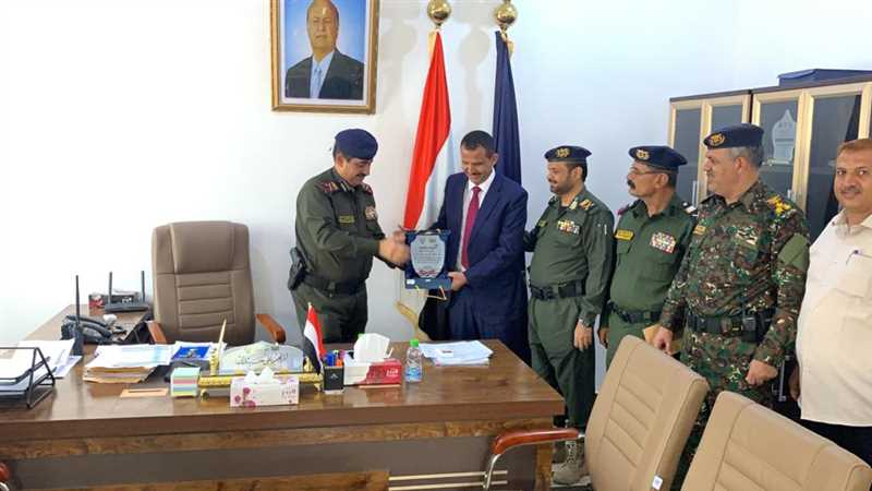 تقديرًا لجهوده خلال عمله في الداخلية.. الوزير حيدان يكرّم النائب العام