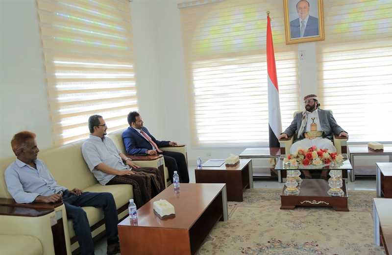 المحافظ العرادة يلتقي فريق إعداد ملف إدراج مواقع مأرب الأثرية على قائمة التراث العالمي