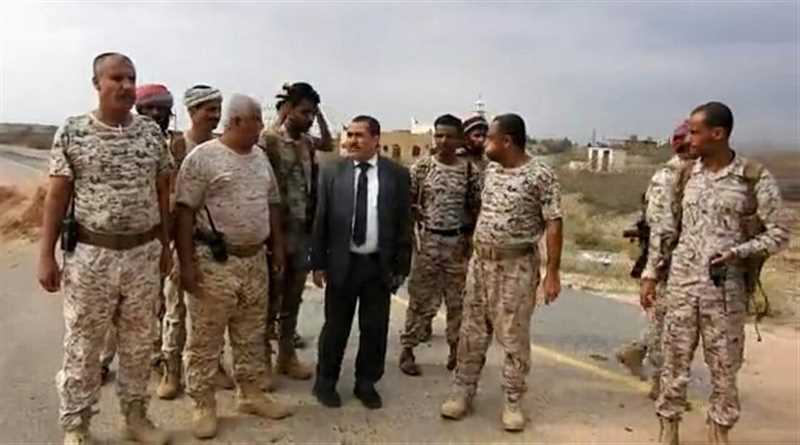 محافظ حجة يتفقد أبطال الجيش في جبهات المنطقة العسكرية الخامسة ويشيد بمعنوياتهم العالية