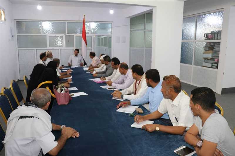 نائب وزير التربية والتعليم يناقش مع مكتب التربية بمأرب الاستعدادات للعام الدراسي الجديد