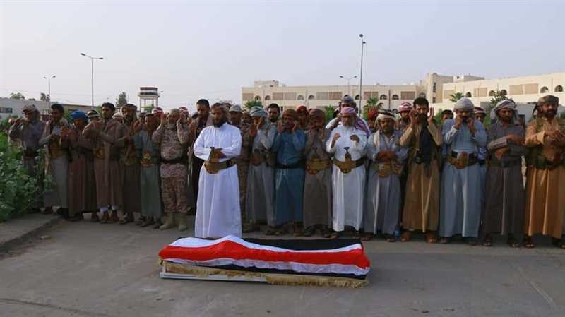 مأرب: تشييع جثمان الشهيد عبدالواحد الحداد قائد اللواء الثاني حماية طرق ورفيقه الشهيد الشعفلي