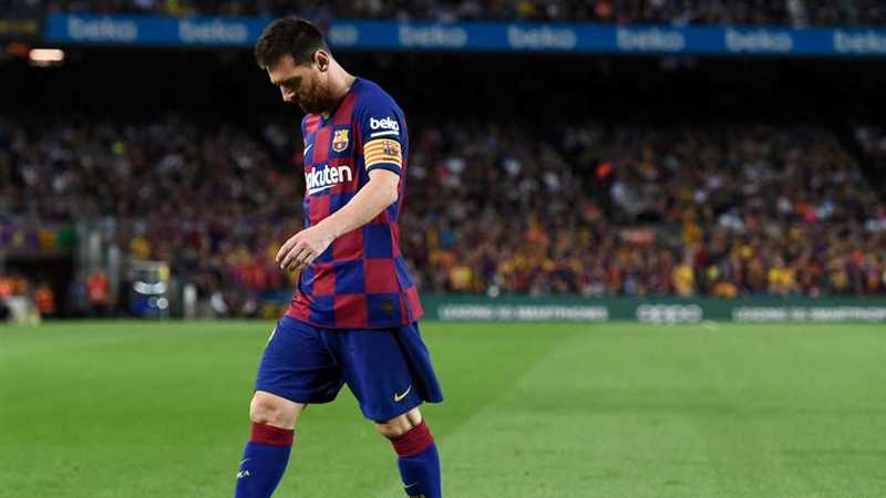 بعد حقبة تاريخية.. برشلونة يعلن رحيل أسطورته "ميسي" رسميًا