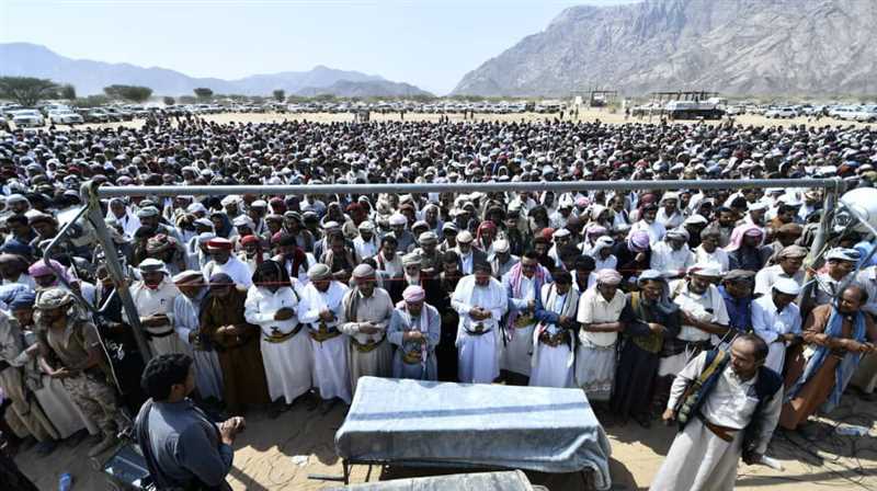 تشييع رسمي وشعبي مهيب لجثمان فقيد الوطن الشيخ علي القبلي نمران بمأرب