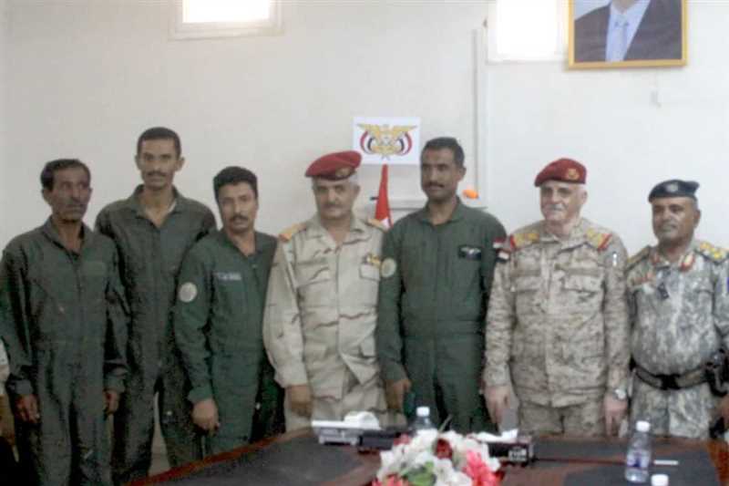 قائد العسكرية الأولى يكرم سرب الطيران العمودي تقديراً لجهودهم في المهام الانسانية