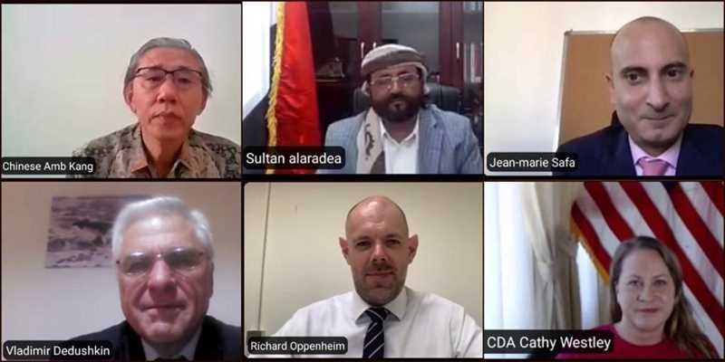 العرادة لسفراء الدول : مأرب لم  تفقد أي من عوامل صمودها وتماسكها .. والمليشيا تستهدف المدنيين بالصواريخ البالستية.