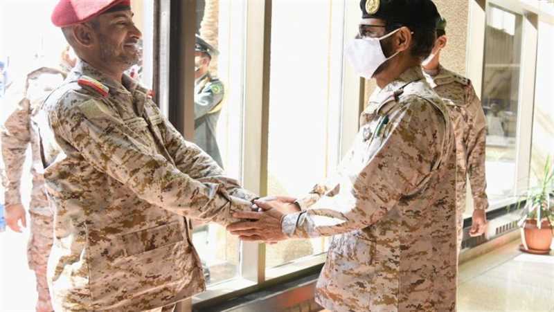 في إطار التنسيقات والدعم ..رئيس الأركان بن عزيز يلتقي قائد القوات المشتركة للتحالف