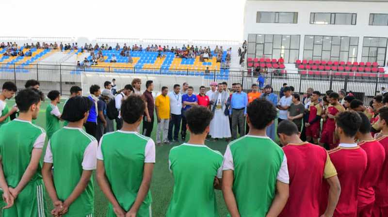 وكيل محافظة مأرب يتفقد المعسكر التدريبي للمنتخب الوطني للشباب في المحافظة .