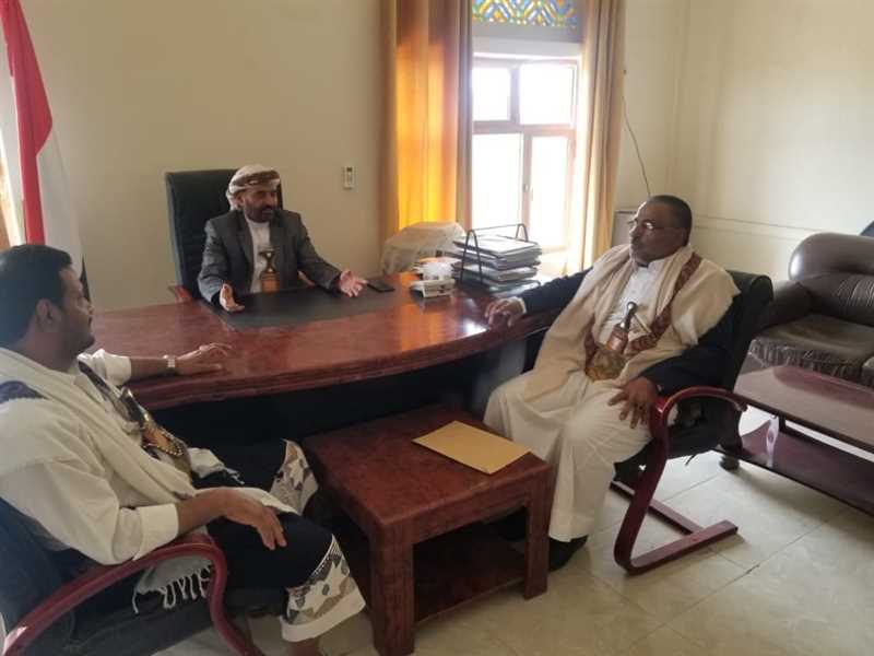 مناقشة مستوى الانضباط الوظيفي في المكاتب والمؤسسات الحكومية بمأرب.