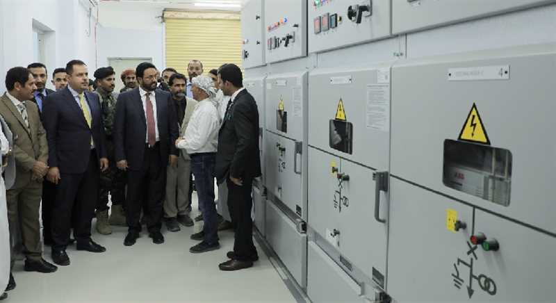 عضو مجلس القيادة الرئاسي  ورئيس الوزراء يفتتحان توسعة محطة مأرب الغازية بـ 126 ميجا فولت