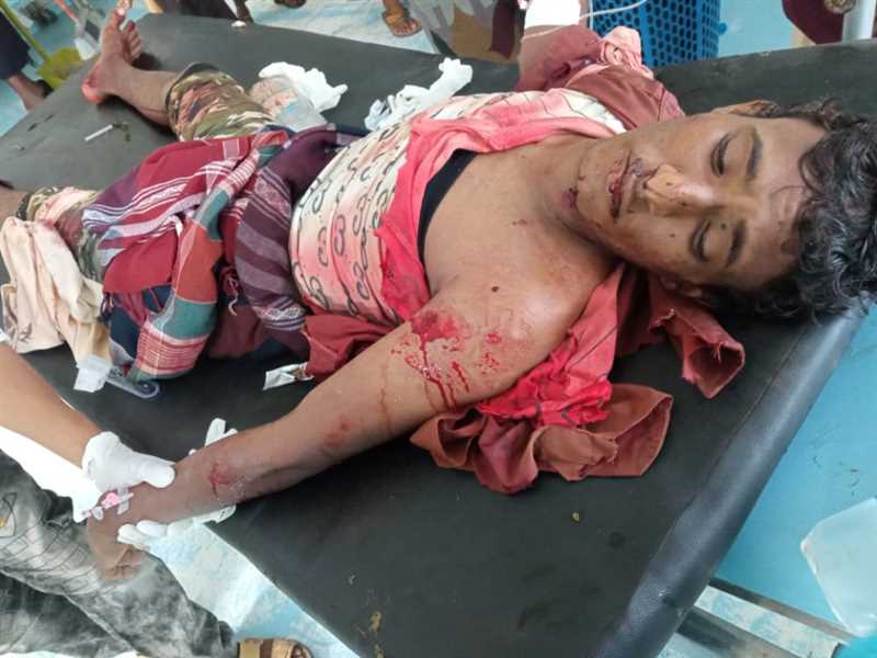 اصابة 8 مدنيين في هجوم لمسيرة حوثية استهدف سيارة مدنية غربي تعز .