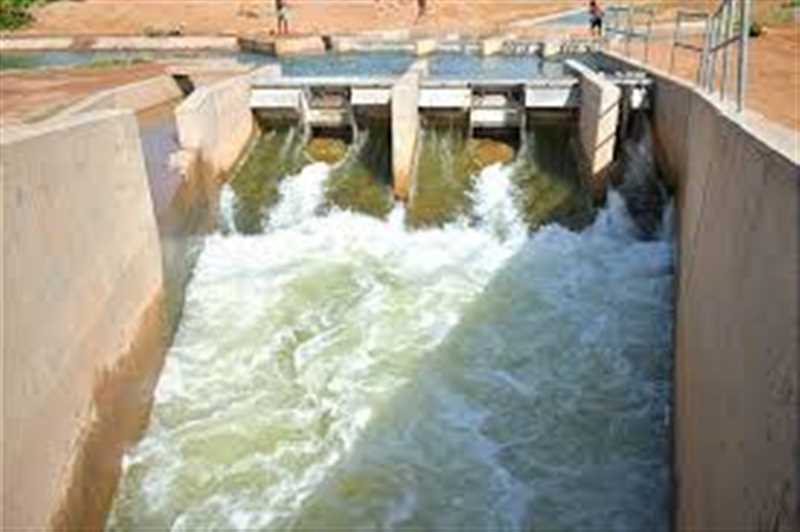 الوكيل الفاطمي يطلع على عملية تنظيم تدفق المياه من سد مأرب  لري موسم زراعة القمح وتغذية الآبار