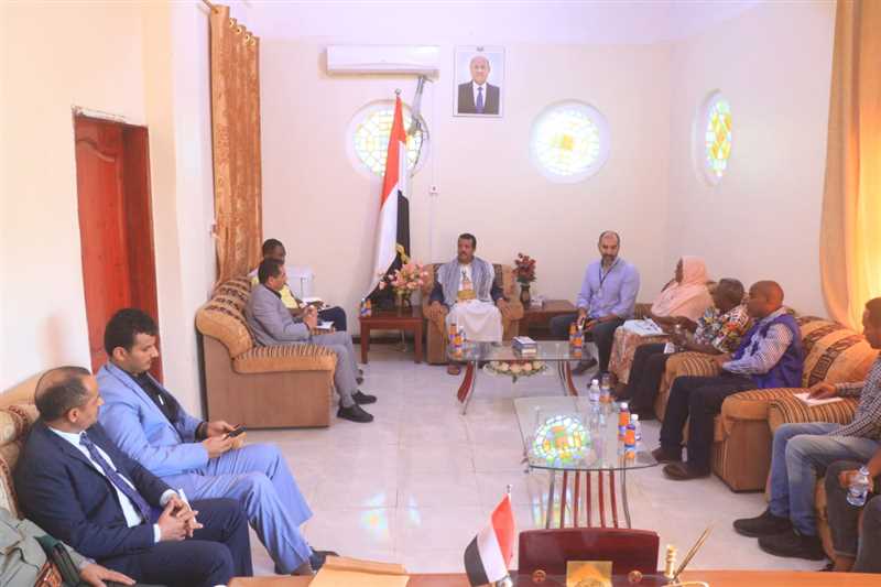 السلطة المحليةبمارب  والخارجية الأثيوبية تناقش إجراءات العودة الطوعية ل 1500 مهاجر اثيوبي.