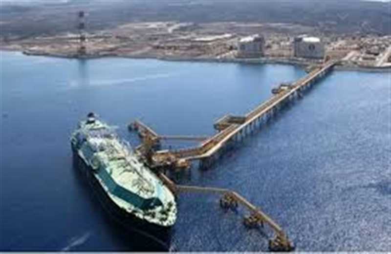 الدفاعات الجوية تتصدى لهجمات ارهابية حوثية على ميناء الضبة