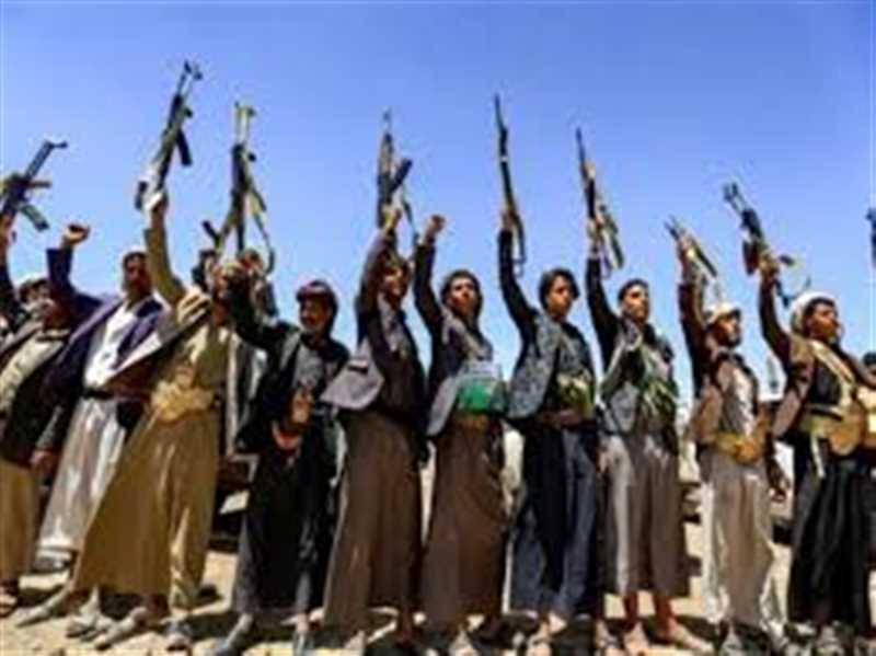 مليشيا الحوثي تتمركز في مسجد بعد اقتحامه بصنعاء.