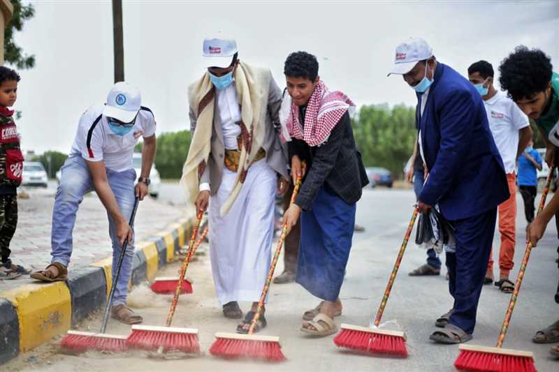 حملة نظافة واسعة بمشاركة شعبية ورسمية بمارب .