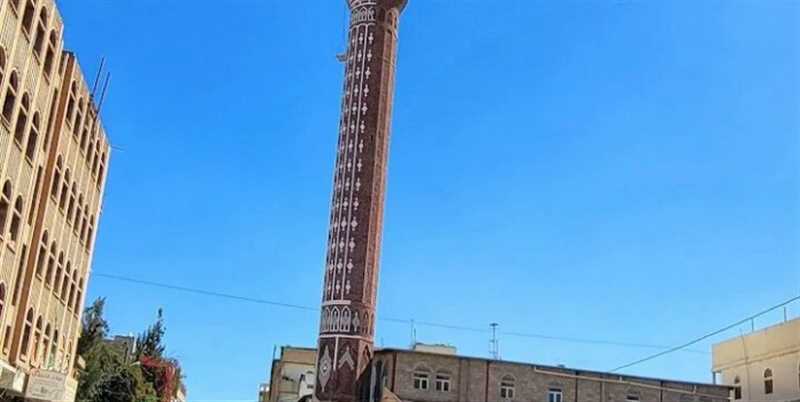 مليشيا الإرهاب الحوثية تقتحم منزلاً ومسجداً ومركزاً تعليمياُ وتنهب محتوياتهما بصنعاء