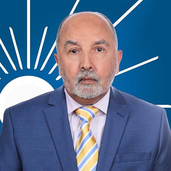 رئيس الهيئة العليا للإصلاح :الوحدة منحتنا الحرية والجمهورية منحتنا المواطنة المتساوية.