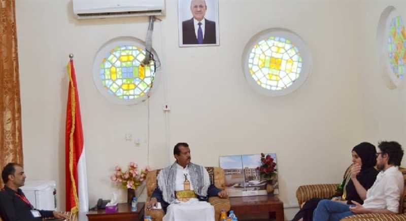 مارب ..النازحون في 25مخيم مهددون بالطرد من ملاك الأراضي،ومفتاح يبحث مع المفوضية والتكافل توسيع التدخلات الإنسانية