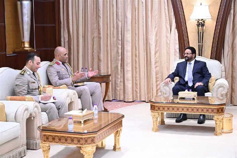 اللواء العرادة يبحث مع الملحق العسكري المصري أوجه التعاون الأمني والعسكري.