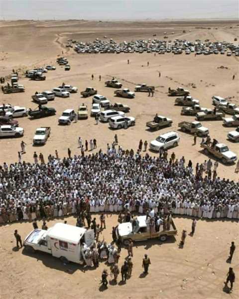 اللواء العرادة يتقدم موكباً جنائزياً رسمياً وشعبياً لوكيل محافظة مارب مبارك بن غريب