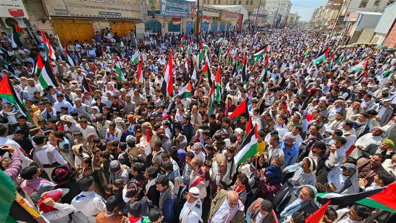 مارب وقفة تضامنيه مع الشعب الفلسطيني، منددة بجرائم العدوان الإسرائيلي على غزة .