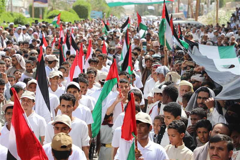  وقفة تضامنية في مأرب تطالب الأمم المتحدة والدول المؤثرة باتخاذ خطوات فورية وعملية لوقف الإبادة الجماعية في قطاع غزة.